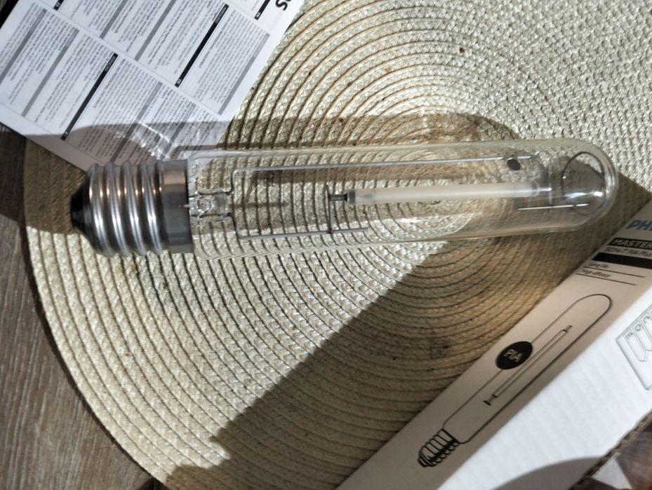 Philips master son-t plus 250w. E  e40