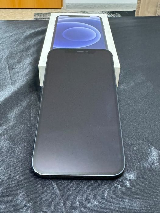 Iphone  12 в отличном состоянии