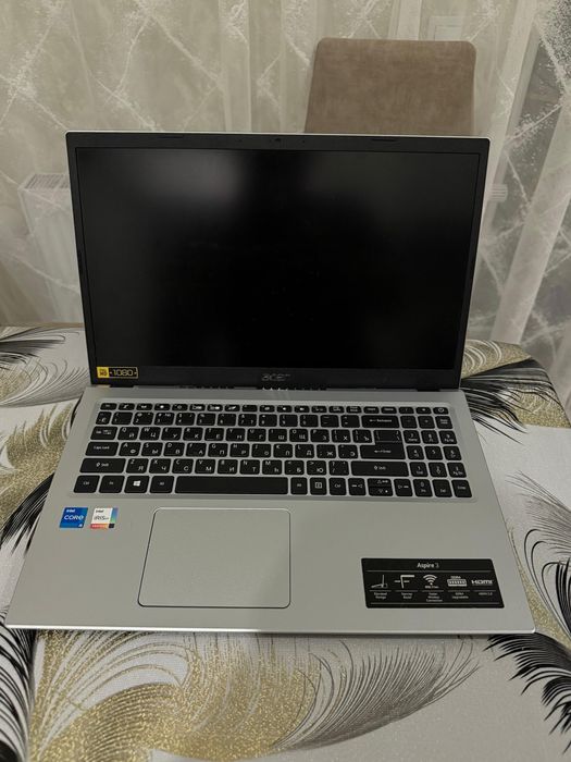 Acer Aspire 3 Intel iRIS
