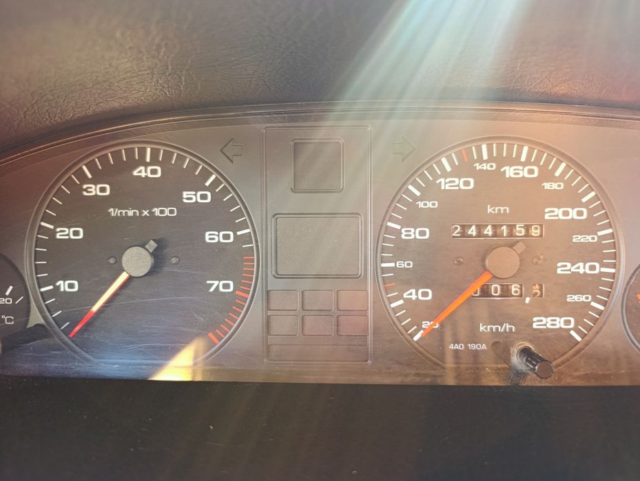 Ауди 100 с4 срочно