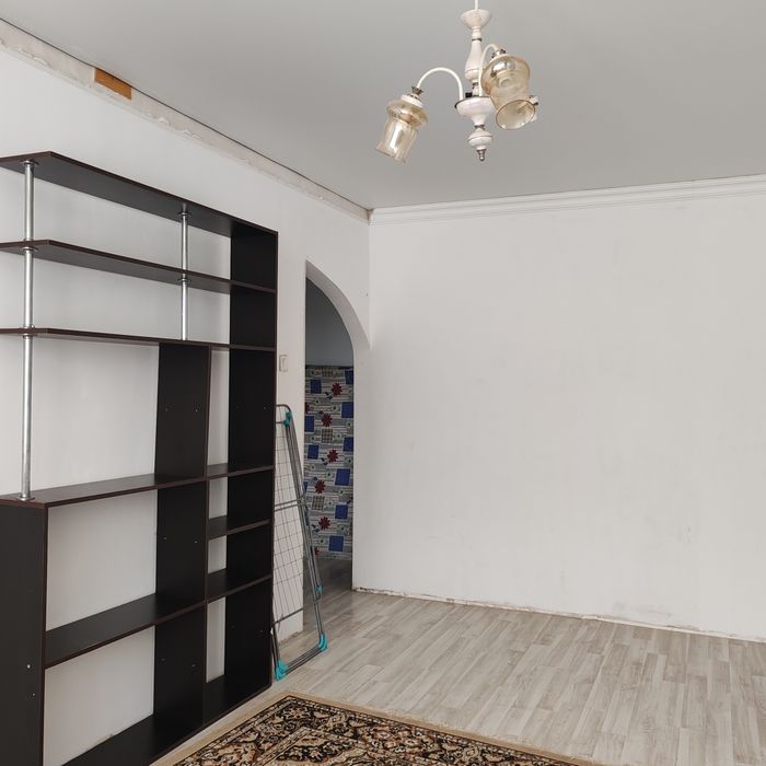 Сдам 2 х кв. 8 м-н девушкам или семейным