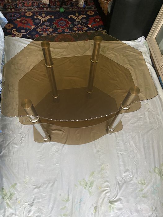 Стеклянная тумбочка