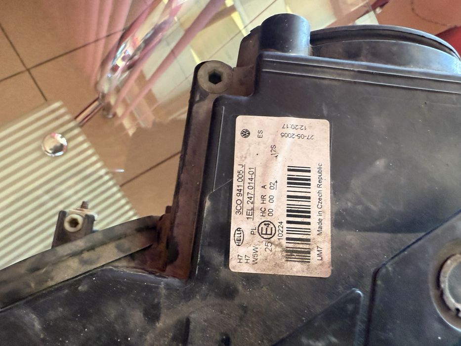 Фарове пасат 2011година