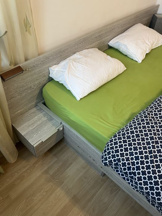 Vand pat matrimonial cu saltea 180x200 si noptiere