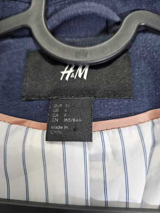 Вталено сако H&M