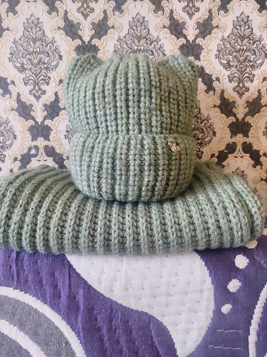 Продам комплект,шапка и снуд