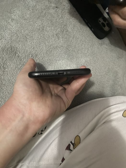 Продам iPhone 11