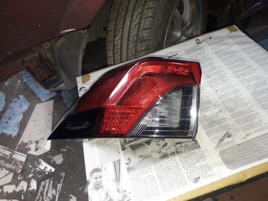 Задний левый фанарь Тойота рав 4