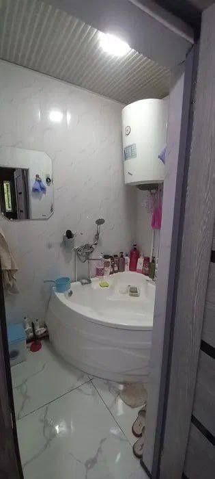 3/2/2. Спутник 6, Янгихает р. (Сергели). Дом деревянный. Квартира 52м²