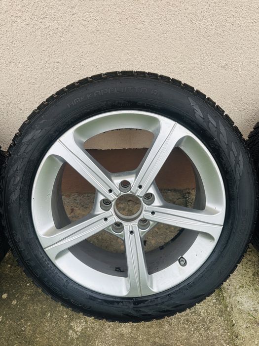 Jante orginale Mercedes cu anvelope de iarna 205/55R17 Nokian