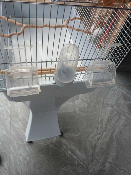 Colivie papagali cu accesori