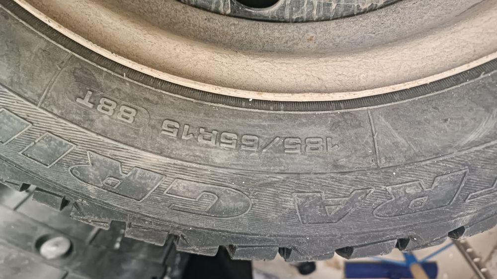 Продам бу зимние шины