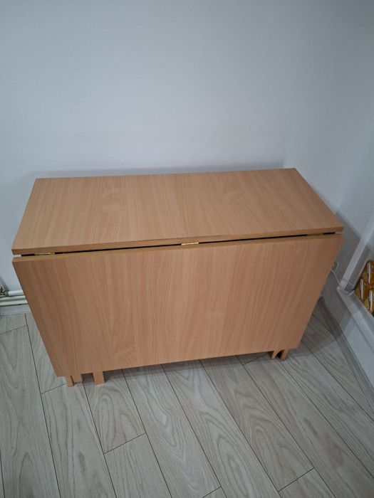 Vand masa extensibila cu 4 scaune