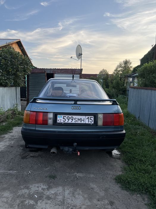 Продам машину AUDY 80 б3