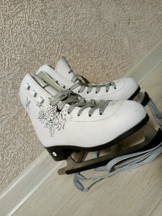 Продам детские коньки