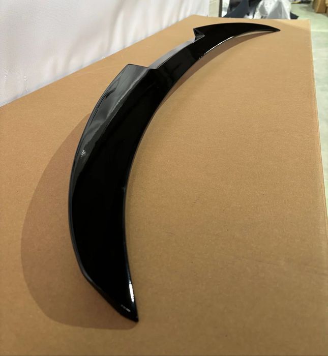 Eleron portbagaj compatibil cu BMW seria 5 F10 M4 style negru lucios