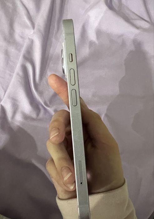 Срочно продам айфон 14