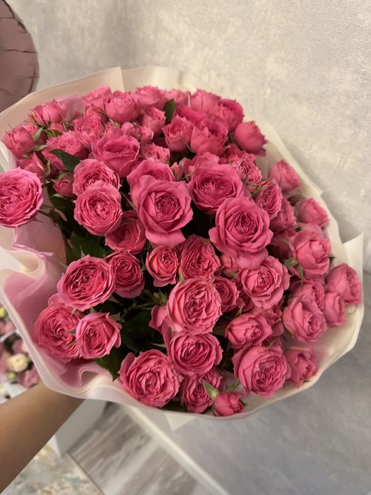 Продам букет свежих кустовых роз