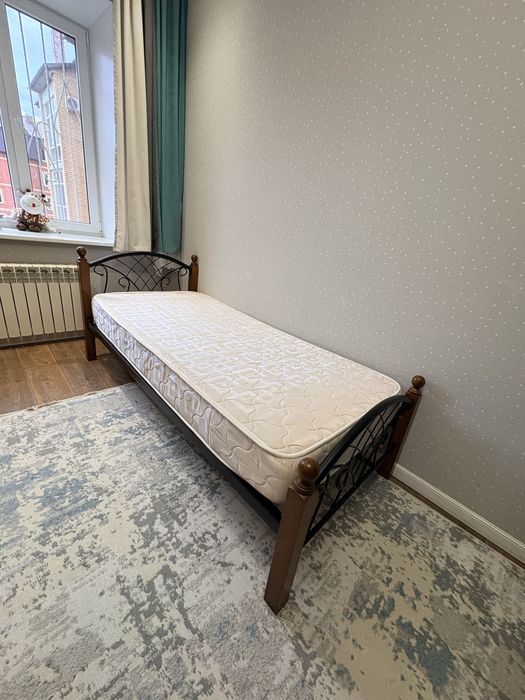 Продам кровать 2м на 90см