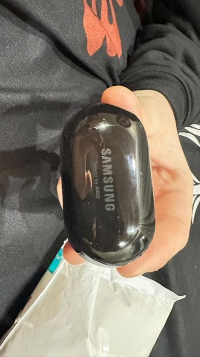 Продаю наушники самсунг