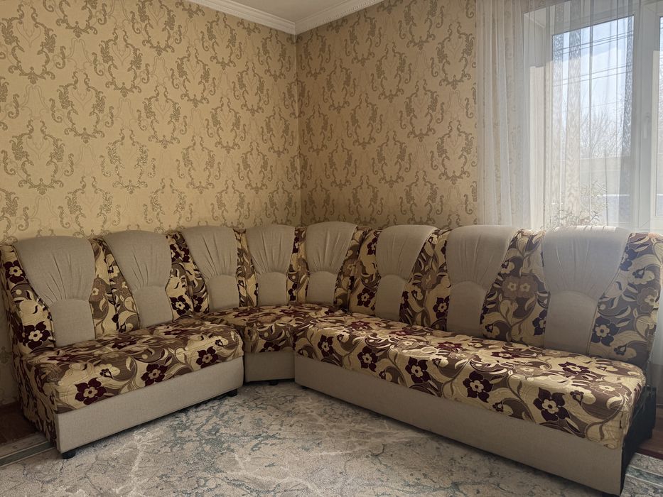 Продаю Диван буу харошом состояние