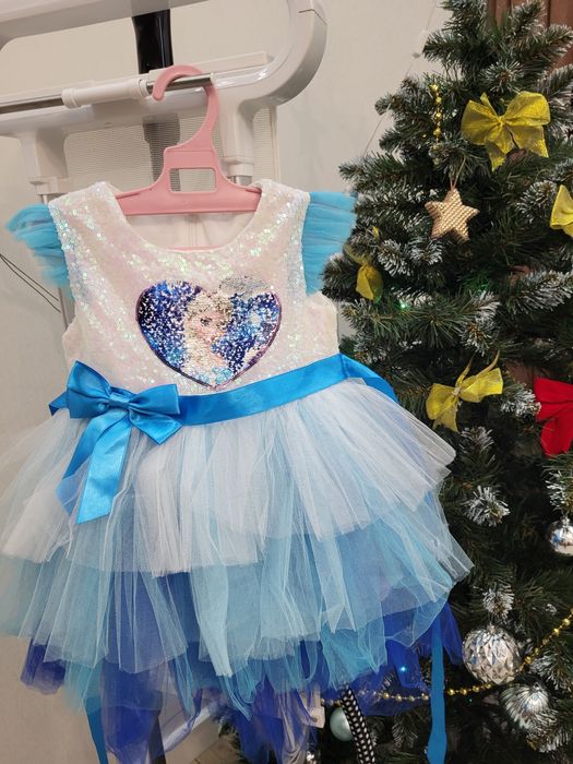 Продам  нарядные платья для девочек