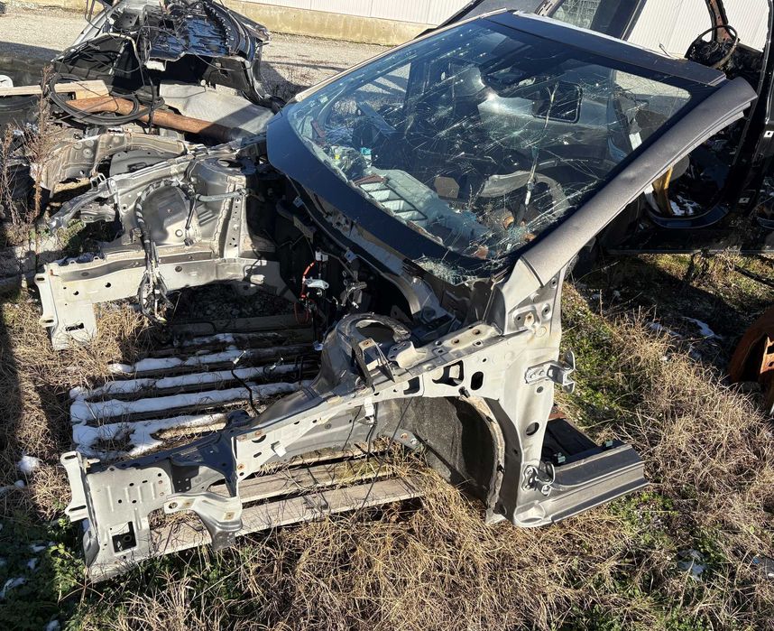 Части за Тойота Аурис 2 Toyota Auris II Ляв рог Десен рог Ляво бомбе