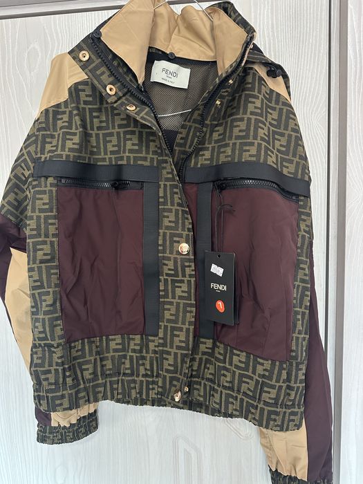 Яке Fendi ново с етикет