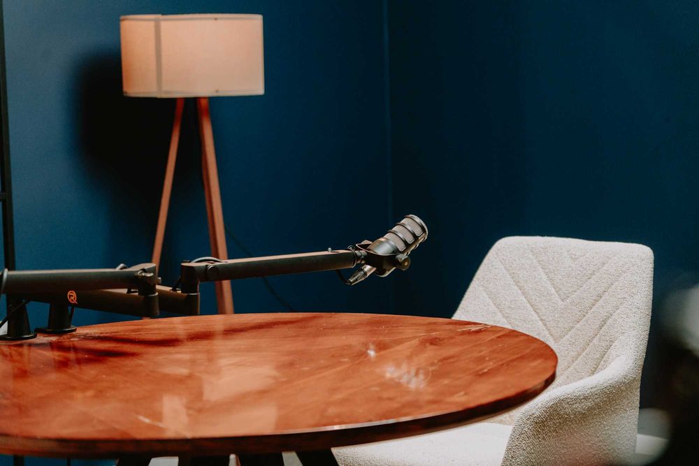Studio Podcast - Live streaming - Cursuri online - Videoclipuri Youtube - productie video - live TIKTOK