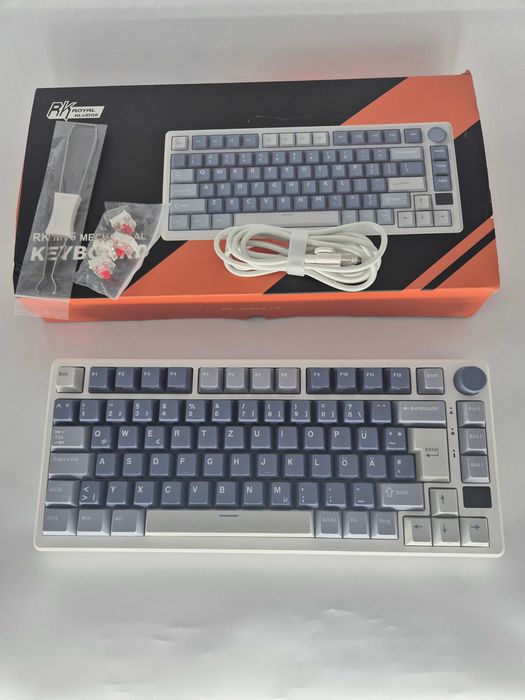 Tastatura Royal Kludge M75 Blue - Red Switch (Doar Wired) - Resigilat