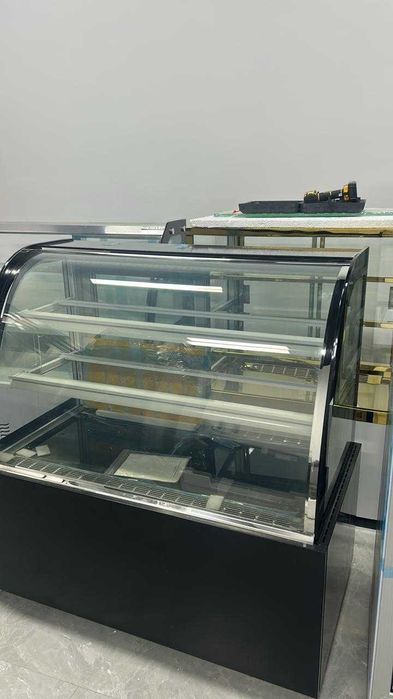 Витрины для кондитерских изделий