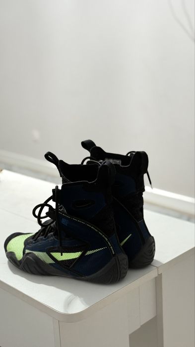 Nike HyperKO 2.0 в расцветке "неон".