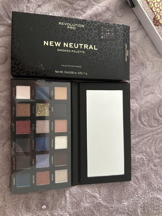 Palete farduri Revolution Pro