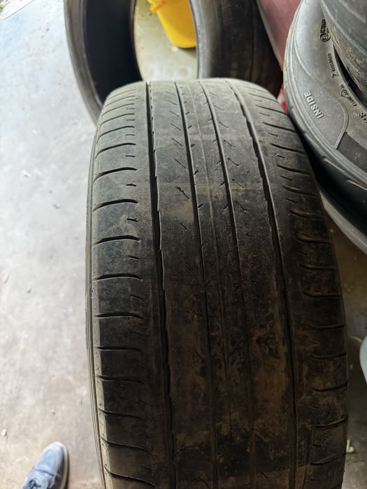 Продам резину 235 55 R20