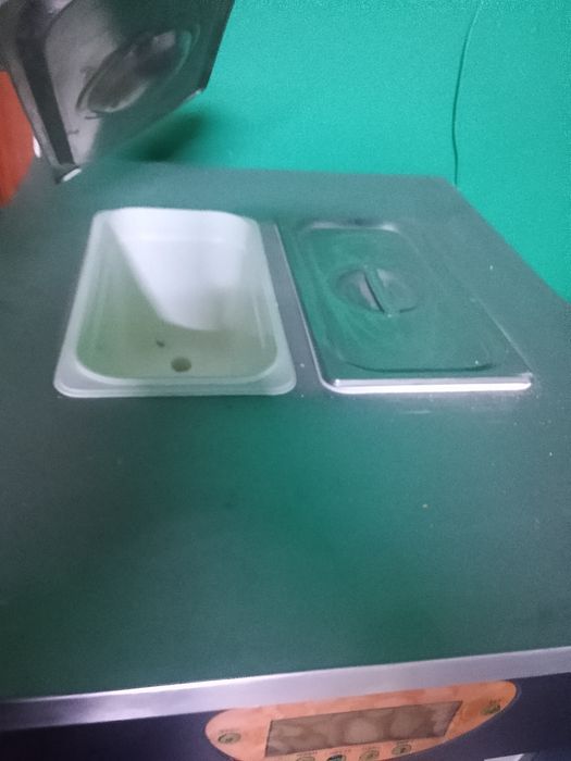 Морожно аппарат почти новый