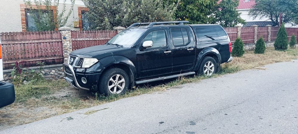 Vând Nisan Navara