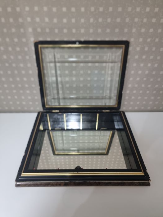 Casetă vitrină mare sticlă cu oglindă pentru expunere