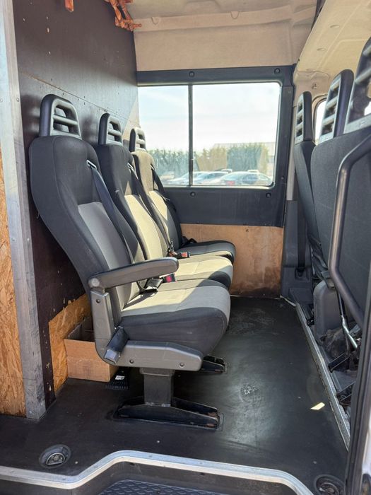 Iveco daily  motor 3l 6locuri și marfa mercedes sprinter