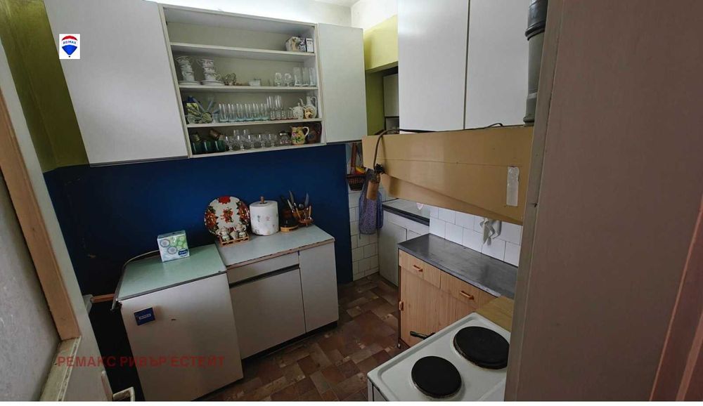 Продава се Четиристаен апартамент в Русе, Здравец - 99 кв.м за 613 €/кв.м - Снимка #3