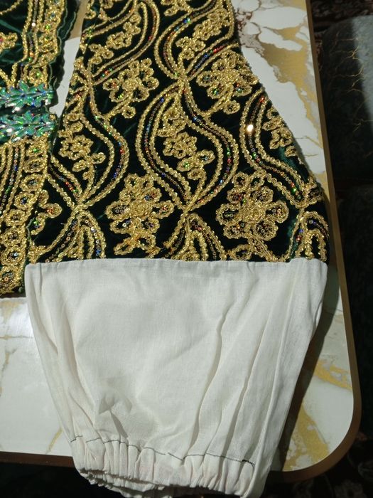 Халат пойча сотилади