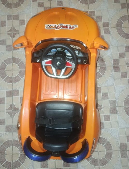 Masinuta electrica pentru copii