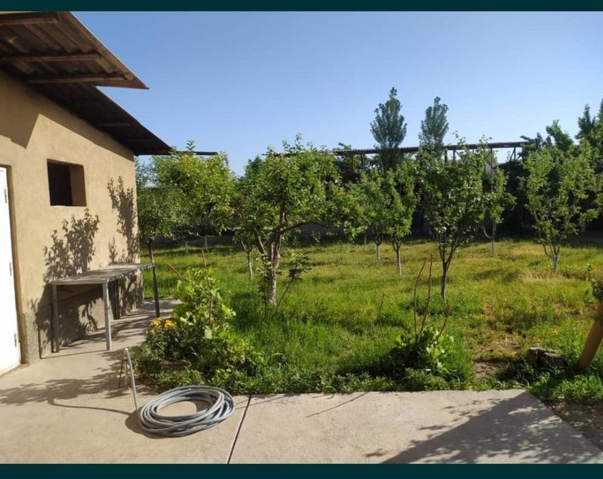 Уй сотилади. Бустонлик тумани Корабой кишлоги(Абай)Найман кучаси 27 уй