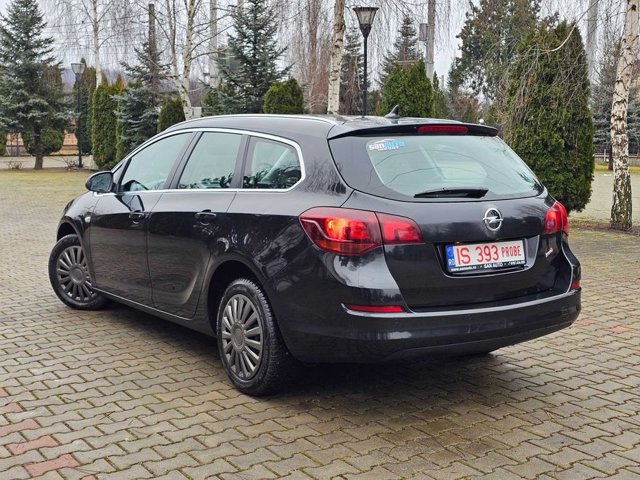 Opel Astra J 2011 1.7 CDTI 125 CP euro 5 / RATE fara avans