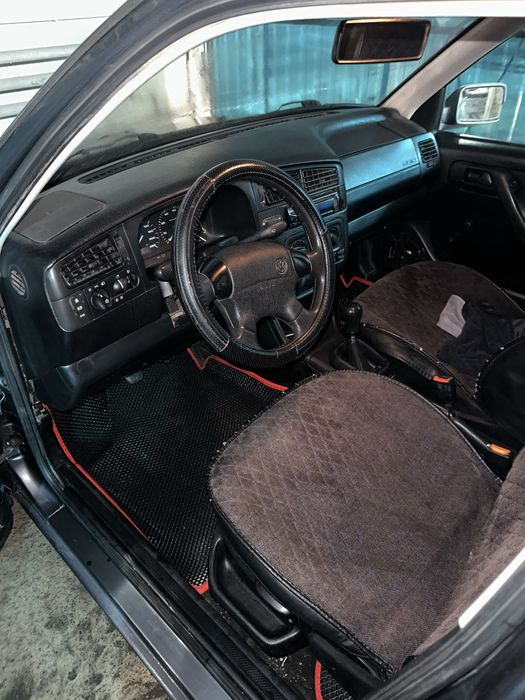 Продается гольф 3 1994г 1.8 бодрая вид имеет