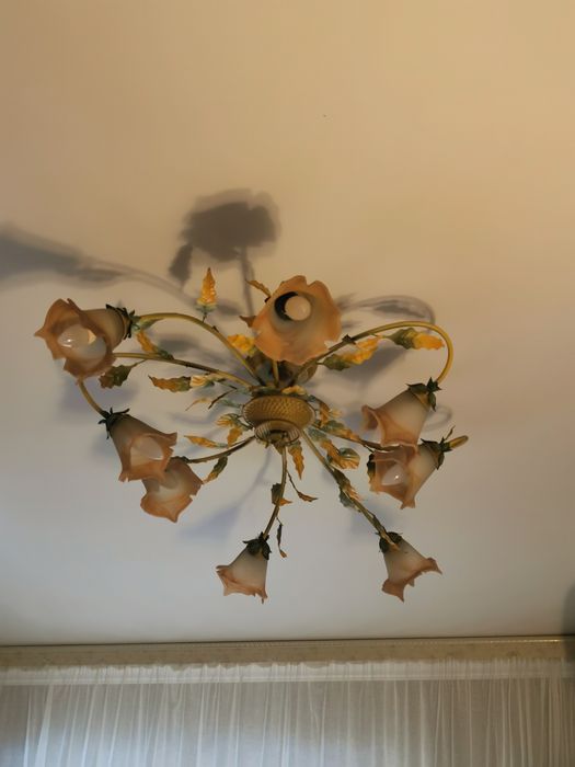 Продам Люстру в идеальном состоянии