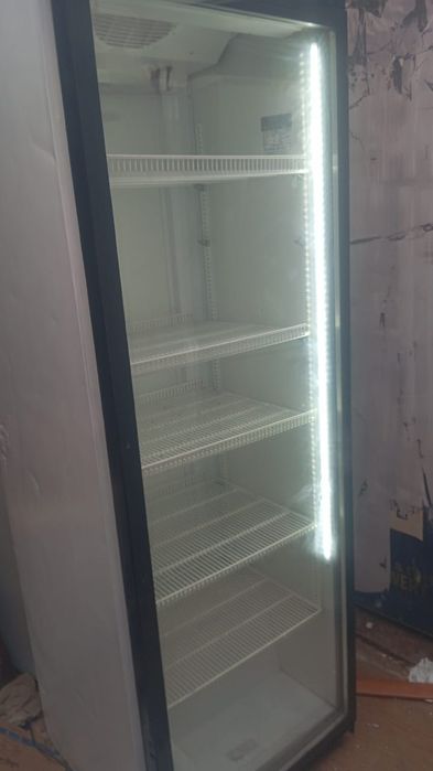 Холодильная витрина