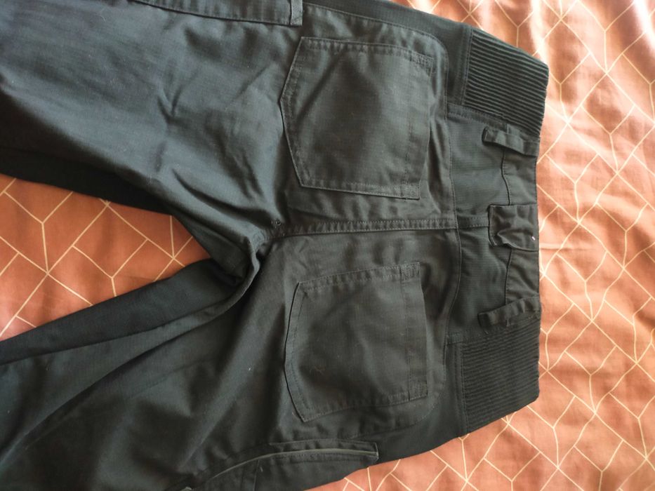 Vând pantaloni ELGEBERT STRAUSS mărimea 34