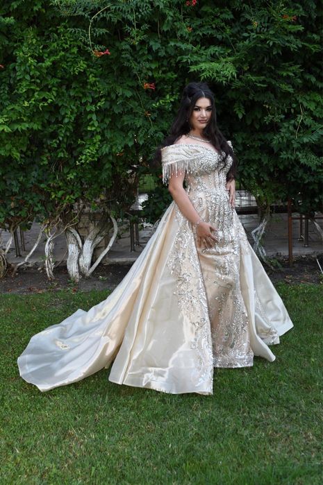 Vand rochie de nasa
