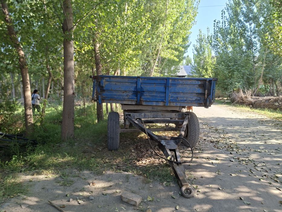 Ловол 504 трактор сотилади