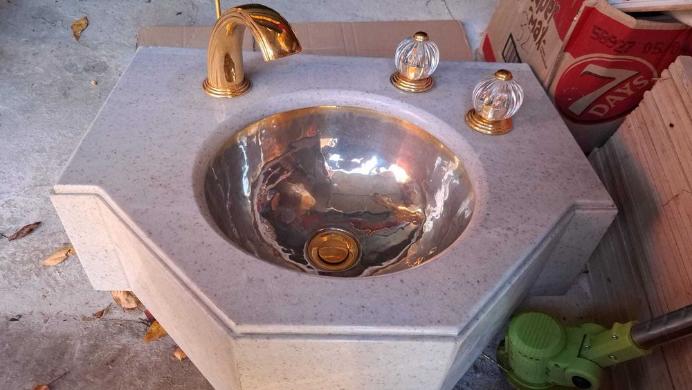 Chiuveta marmura Franța și robineți calitate superioara